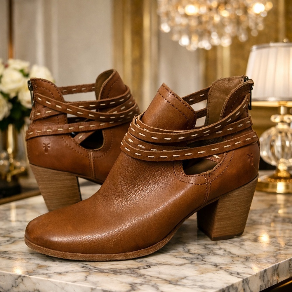 FRYE Naomi Pickstitch Shootie Bootie Whiskey Leather Heeled Ankle Boot Sz 8.5